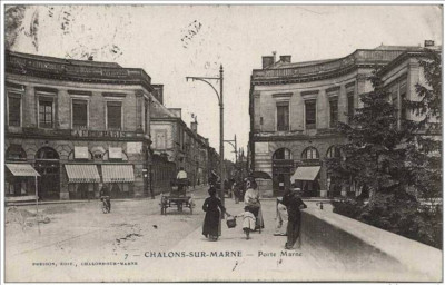 J03 / DEPT.51 TOP CPA 1900 CHALONS SUR MARNE LA CAFE DE PARIS LA PORTE MARNE ANI