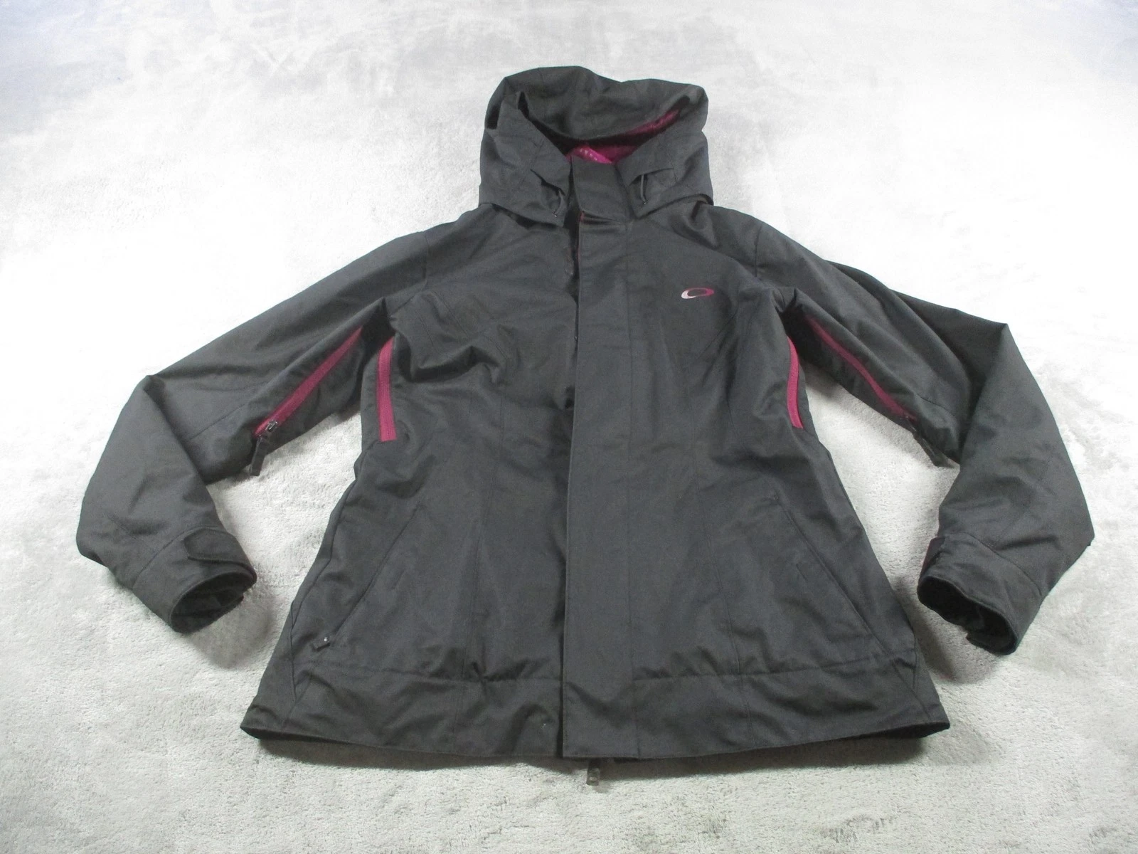 Oakley Jacket Womens Medium Black Hooded Ski Snow Insulated Zip Vents Pockets
Opens in a new window