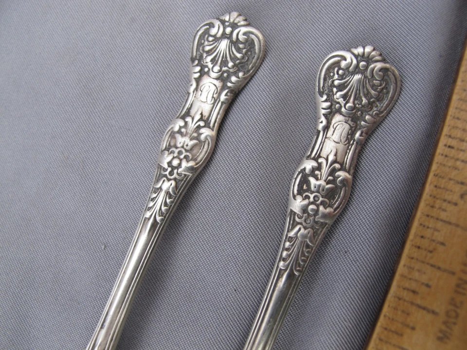 Par de cucharas de sal maestras TIFFANY Sterling ENGLISH KING (1885) - 3 1/2 pulgadas - mono Foto 3 de 4