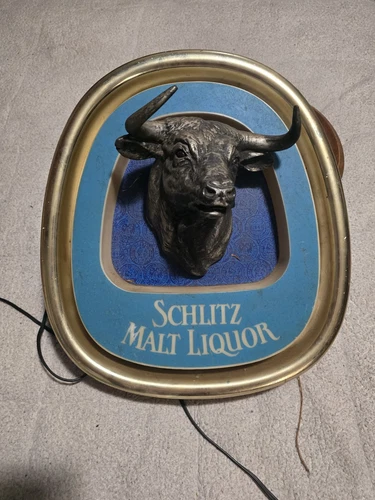 Vintage 1980 Schlitz Malt Liquor Lighted Beer Sign Ad Bull Red Eyes 18"x16" 8.5"