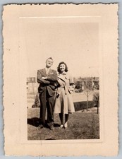 Vtg B&W Snapshot Smiling Couple Man In Suit Woman In Trench Coat York 1943