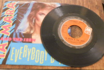 TA MARA & THE SEEN EVERYBODY DANCE / LONELY HEART 45 RPM RECORD 068