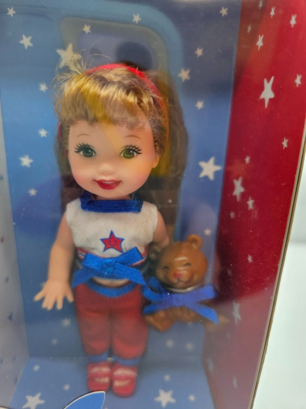 Vintage 2003 Barbie Kelly Red White & Cute Liana Walmart Exclusive Doll NIB NRFB