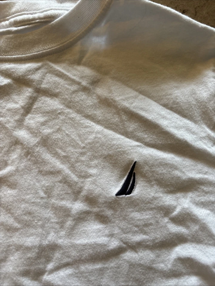 Nautica Boys Short Sleeve Shirt, Size 10-12 Medium, 100% Cotton - Image 2 of 3