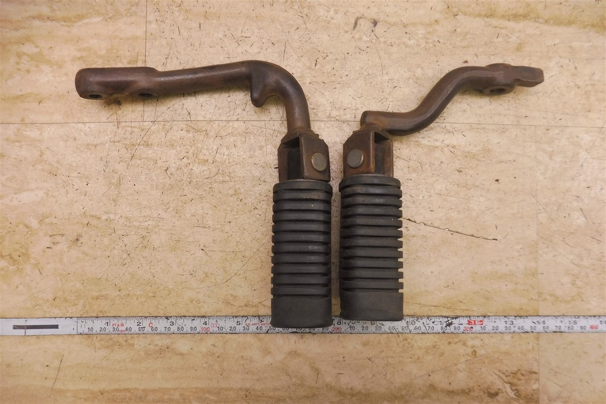 1981 Honda CM400C CM 400 Custom H307-1> front driver foot pegs