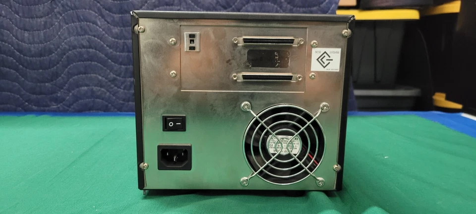 Seagate STU62001LW Certance Ultrium LTO1 Tape Drive - Image 4 of 4