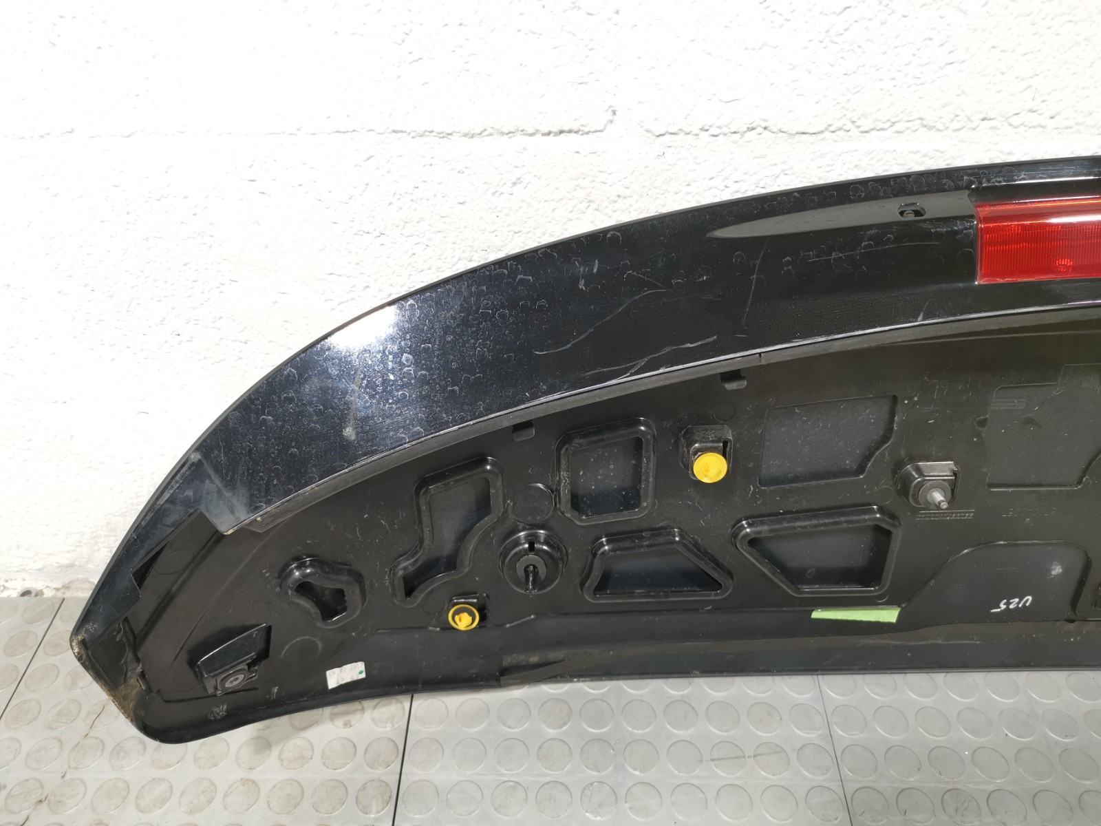 Maserati Levante 2017 AWD 3.0 L Rear Upper Tailgate Silver Spoiler 673005969 OEM