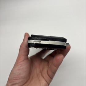 Sony PSP Go PSP-1001 PlayStation Portable - Black - POWERS ON - PARTS OR REPAIR