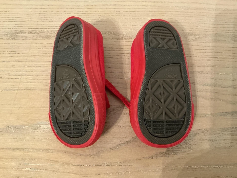 Lote de 4 tênis infantis 4 Nike Huarache Converse All Star Stride Rite Carter's - Imagem 4 de 4