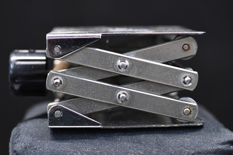 Precision Scientific Scissor Lift (Min Ht: 4cm, Max Ht: 13cm / Top: 7.5cm x 7cm)