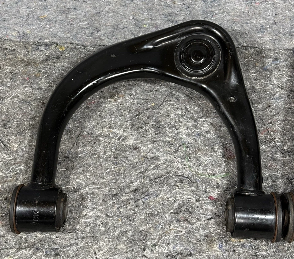 JUEGO DE BRAZO DE CONTROL SUPERIOR ORIGINAL 2010-2024 OEM TOYOTA 4RUNNER FJ CRUISER [DESPEGUE] Foto 4 de 4