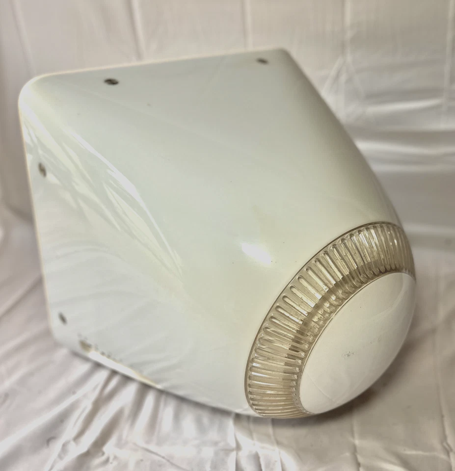 RARE Vintage Apple eMac G4 (A1002) – 16” With Keyboard, Mouse and Manuals - Image 2 of 2