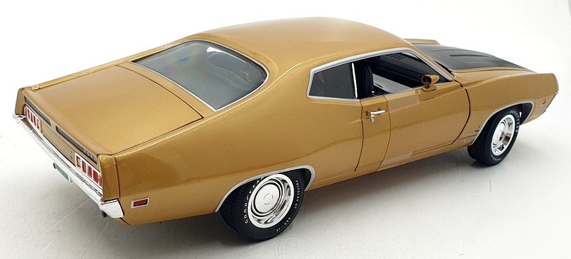 Auto World 1/18 Scale Diecast AMM1039/06 - 1970 Ford Torino