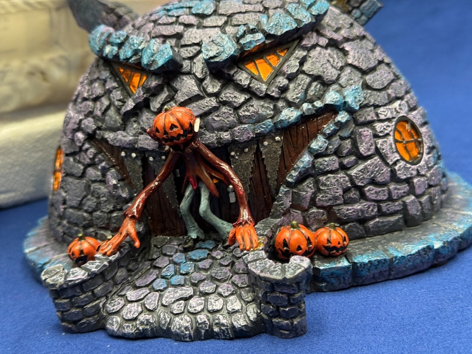 NIGHTMARE BEFORE CHRISTMAS Disney Demon Head House Hawthorne Village