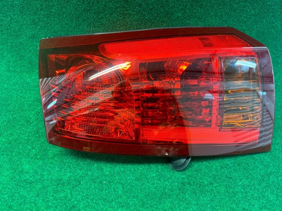Taillight Cadillac CTS Passenger Right Rear OEM 2003 2004 2005 2006 2007 - Image 2 of 4