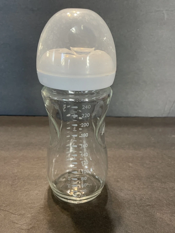 Biberón de vidrio natural Philips Avent (8 oz) Foto 3 de 3