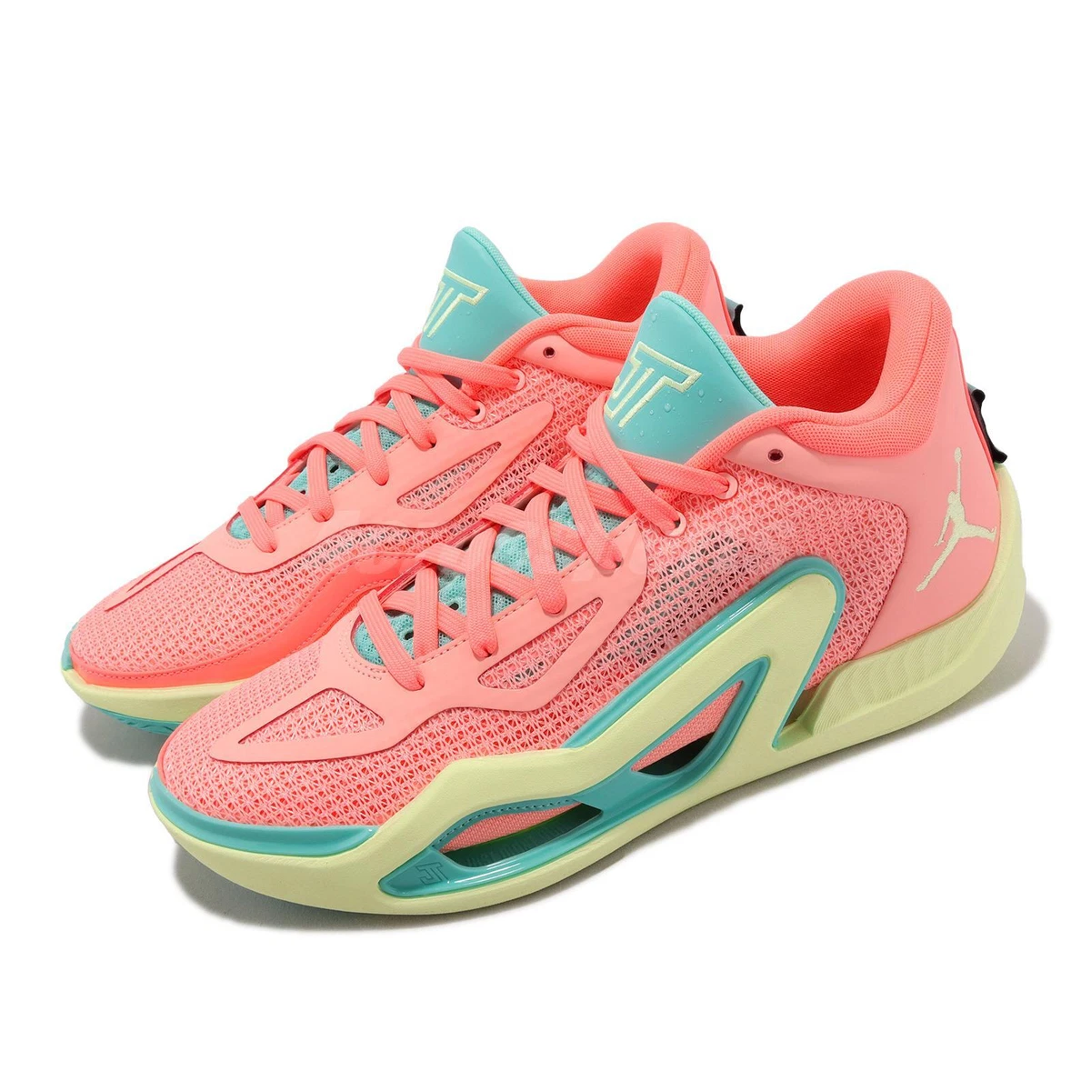 Nike basketball shoes pink sale