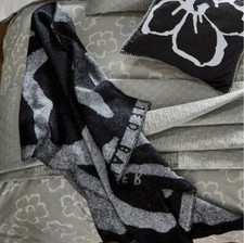 Image of Stunning Ted Baker Magnolia Throw 150 x 180cm