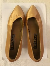 Go Go Closed Toe Standard/Smooth Shoes, size 6, 3 inches, GREAT CONDITION