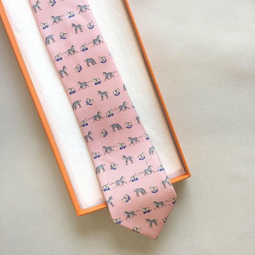 Hermes Seidenkrawatte Pferd Tiermuster rosa ohne Karton gebraucht. - Bild 13 von 15