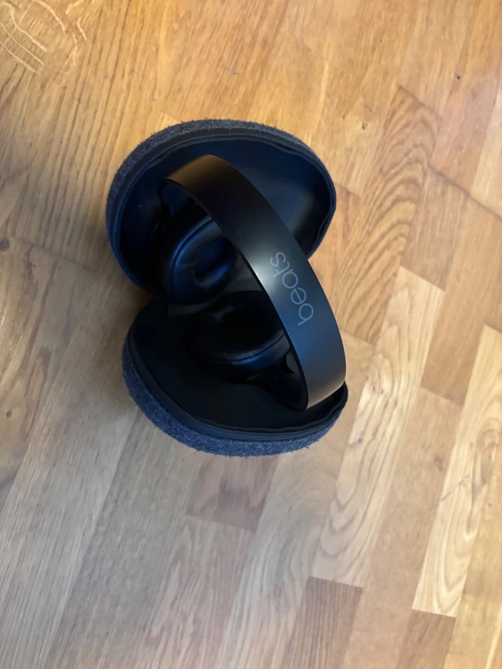 Beats Solo Pro Wireless Cuffie con cancellazione del rumore – Chip per cuffie Ap - Immagine 3 di 4