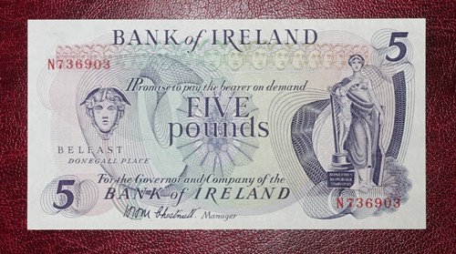 1971 UNC £5 Bank of Ireland Belfast Northern Ireland Chestnut-{ P-62a }- N736903 - Afbeelding 1 van 2