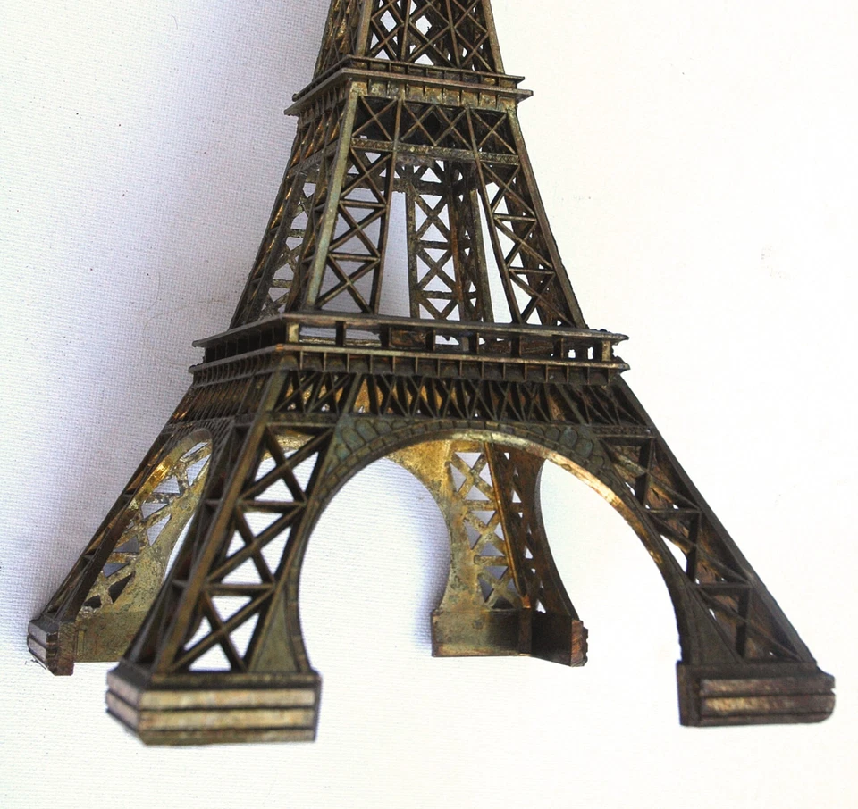 Très belle Tour Eiffel en laiton 34 cm objet ancien de collection - Photo 2/4