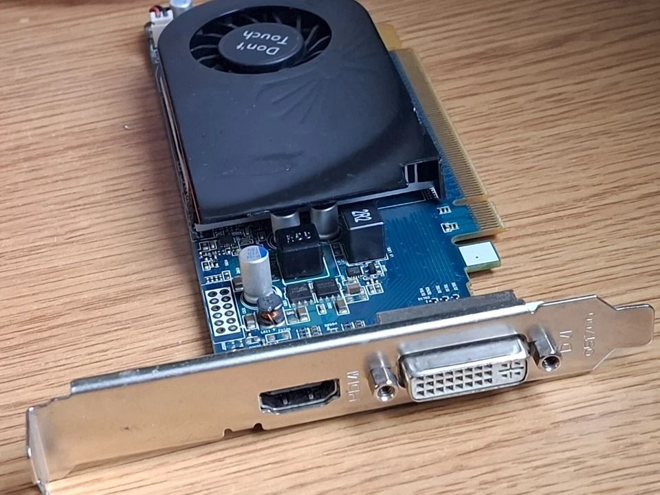 Sapphire Radeon R7 240 2GB DDR3 128bit(DVI-I,HDMI) PCI-E 3.0 Video Graphics Card - Image 4 of 4