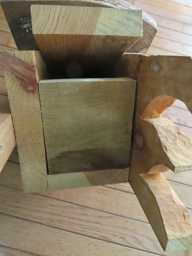 HAND CARVED WOOD BIRDHOUSE w/ OLD MAN WIZARD DESIGN bluebird - Picture 10 of 10