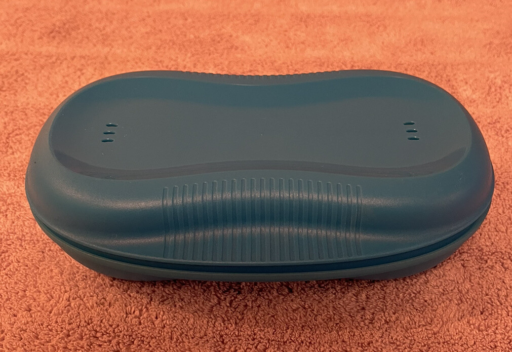 Tupperware 6996A2 Microwave Blue Egg Omelette Breakfast maker Cooker