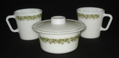 PYREX - Green on White SPRING BLOSSOM GREEN Butter Dish + Plastic Lid & Mugs