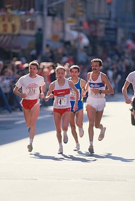 Grete Waitz #F4 of Norway runs on 1st Avenue in Manhattan on her w- Old Photo 2