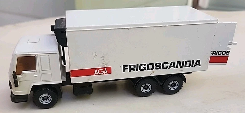 Siku Super VOLVO  Sattelzug  Volvo  - Image 3 of 4