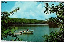 Postcard BOAT SCENE Honey Harbour Ontario ON AU3333