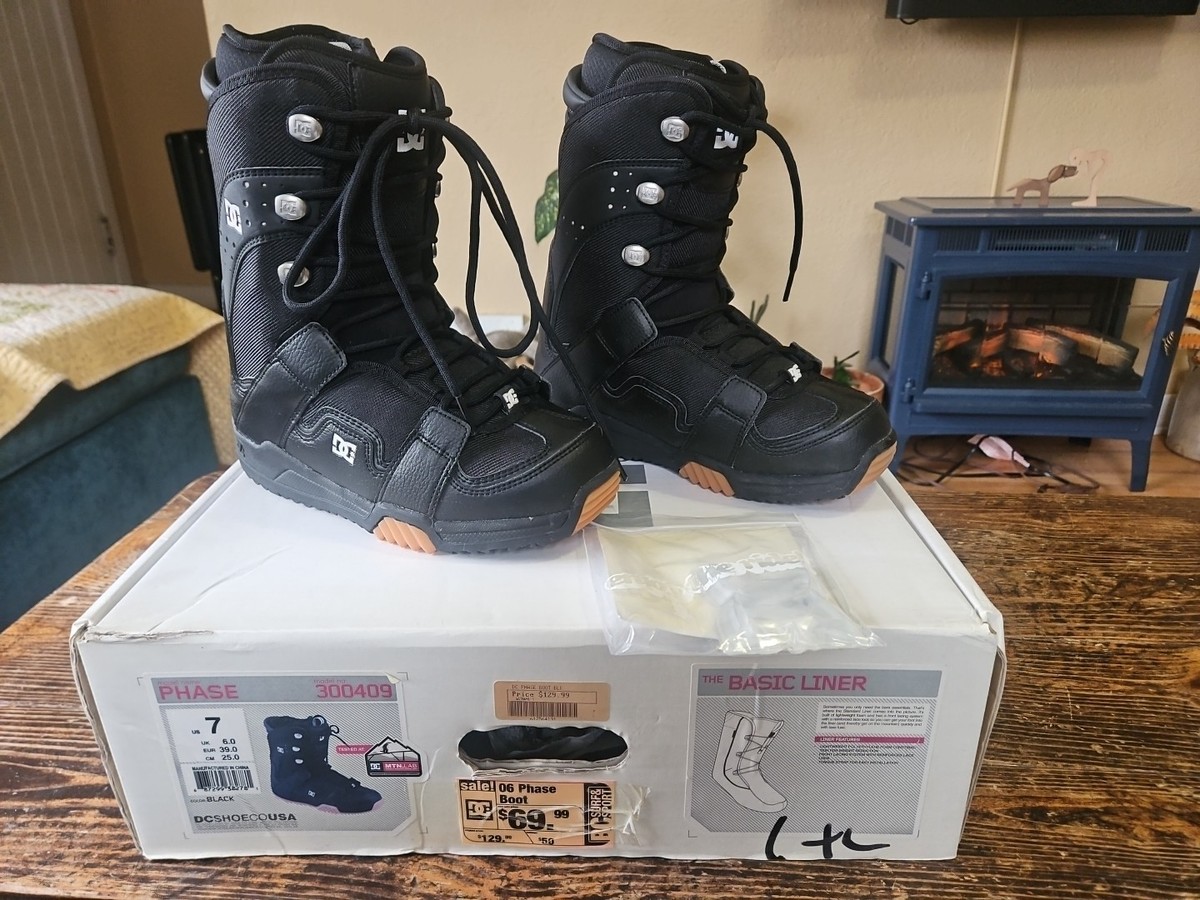 New Old Stock! DC Shoe Co. | Phase Mens Size 7 Lace Up Snowboard