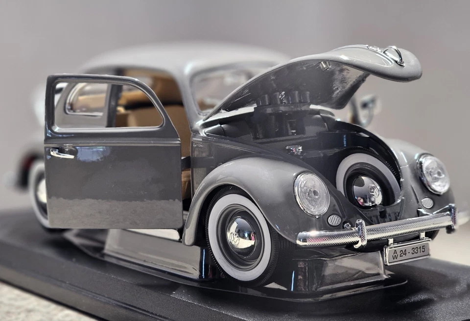Carro fundido Maisto 1955 Volkswagen Käfer- Beetle Special Edition 1:18 - Imagem 2 de 4