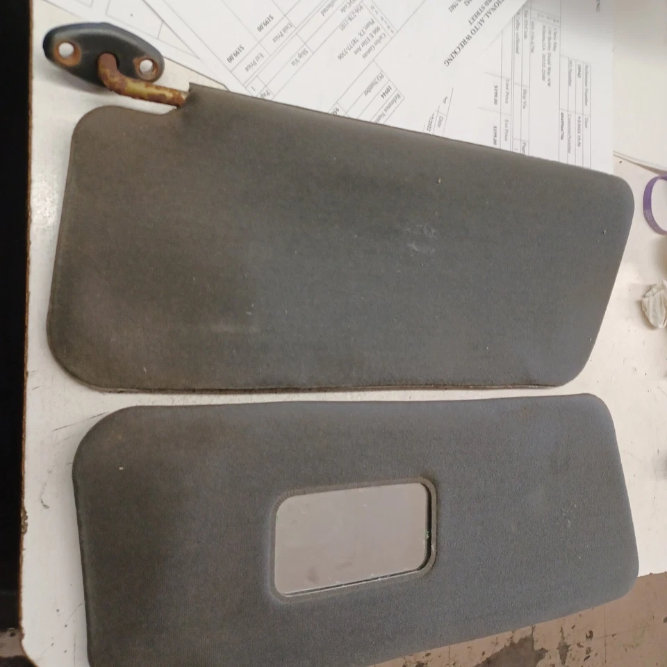 Mazda RX7 1983 gris parasoles RX-7 parasoles izquierdo y derecho usado Foto 2 de 4