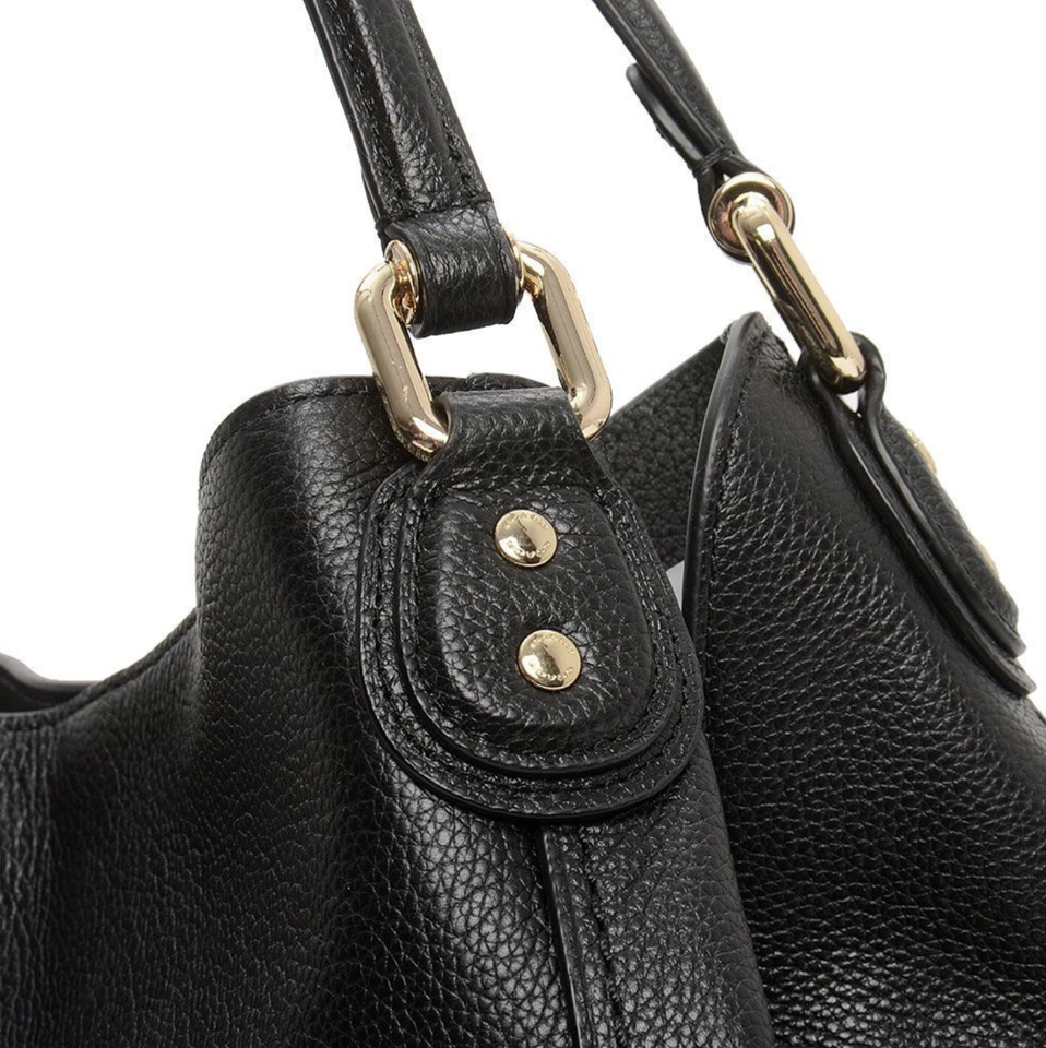 Coach Handbag EXCELLENT CONDITION Edie 31 Leather Shoulder Bag Black