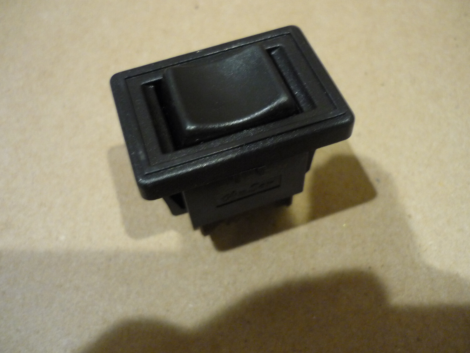 Ferrari 308 - Windows Control Switch (NEW) - P/N 60094000