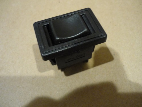 Ferrari 308 - Windows Control Switch (NEW) - P/N 60094000 - Picture 2 of 6