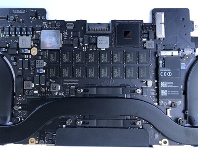 Apple MacBook Pro (Model 1398) Logicboard 820-3778-A  i7-4850HQ 16GB RAM