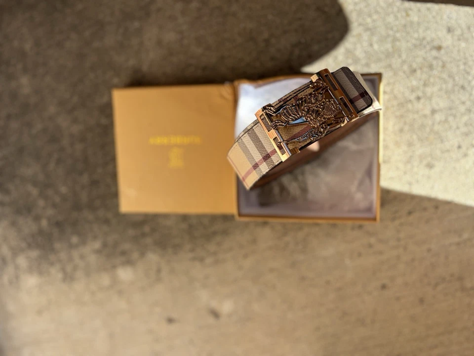 Cinturón Burberry Talla 36 Cuero Marrón y Blanco Para Hombre Auténtico Cinturón Moda Cinturón Foto 2 de 3