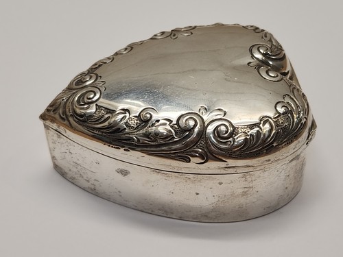 ANTIQUE Sterling Silver Heart Shape Jewellery Ring Box Trinket Box 72G - Foto 4 di 7