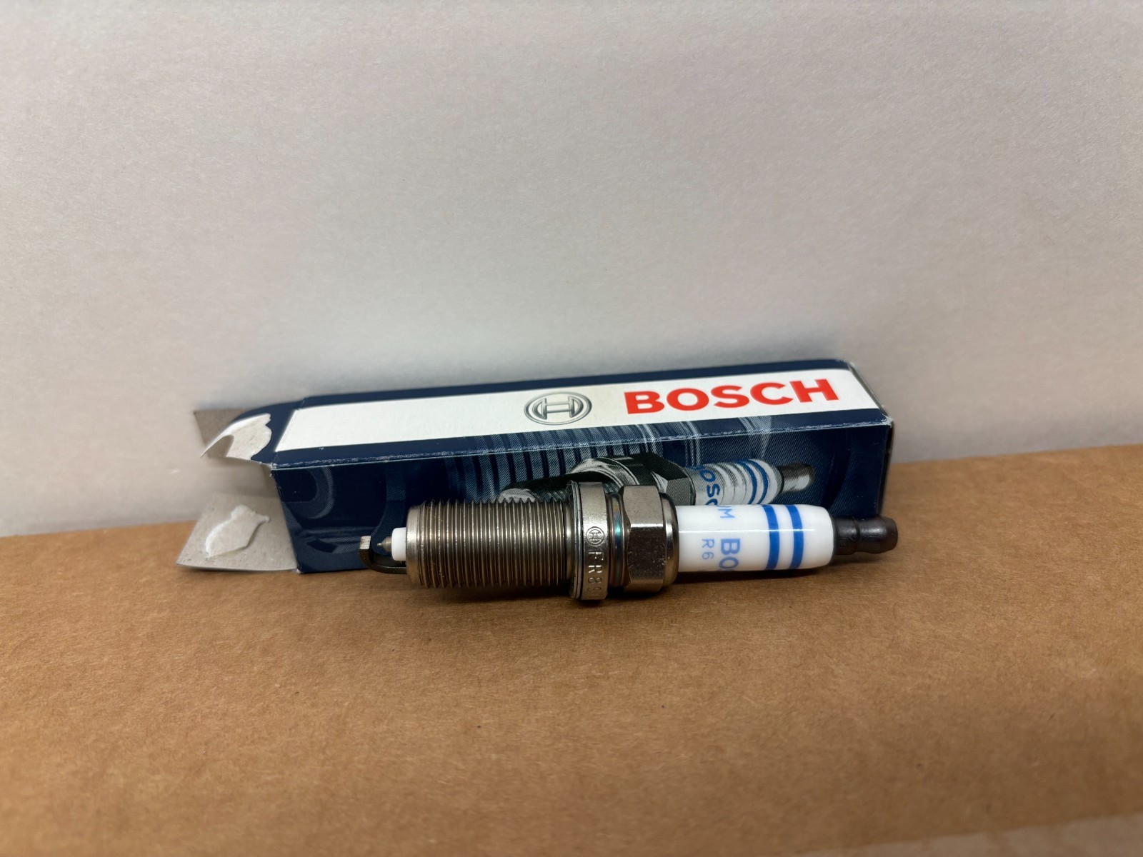 Spark Plug Iridium BOSCH 9746 Ram 6.4L FR8SI332