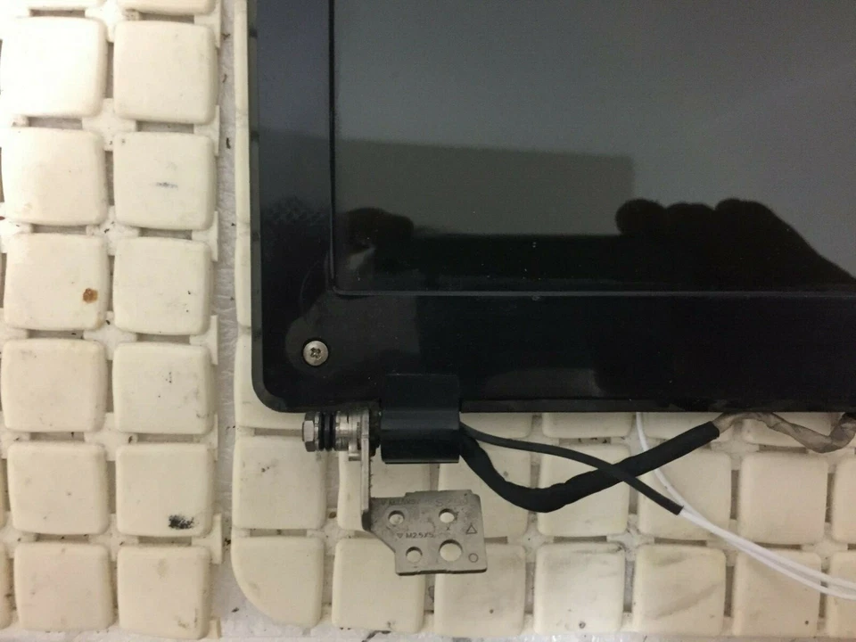 Marco de cubierta Acer Aspire 5552 bisagras planas con LCD incluido montado Foto 3 de 4