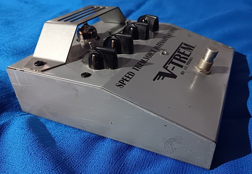 SELTEN J.T. Pedale V-Trem Tremolo Gitarren-Effektpedal 12AX7 *GETESTET FUNKTIONIERT* - Bild 4 von 9