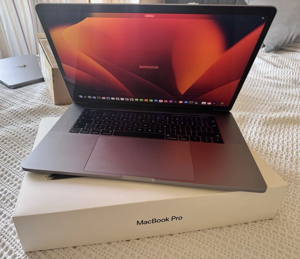 Apple MacBook Pro 15" 2017 · i7 · 16GB · 2TB, photo 1 of 5