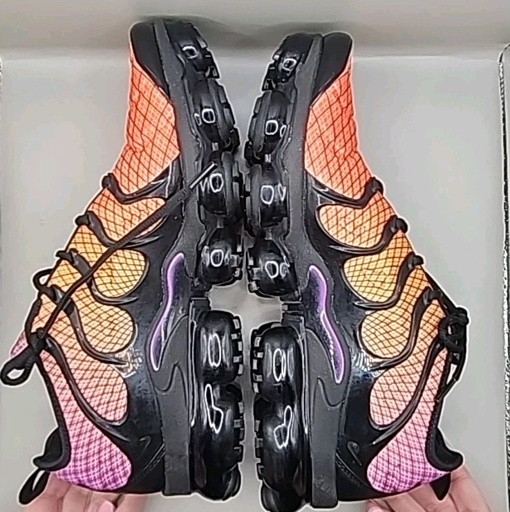 Nike Air VaporMax Plus Grid Sunset Size 11.5 Style # 924453  display picture 3