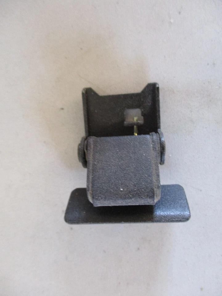 1 CHARNIERE DE CAPOT DE PLATINE VINYL PIONEER PL-3,4,5,7,250,300,400 COVER HINGE - Photo 2/4