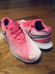 nadal pink shoes